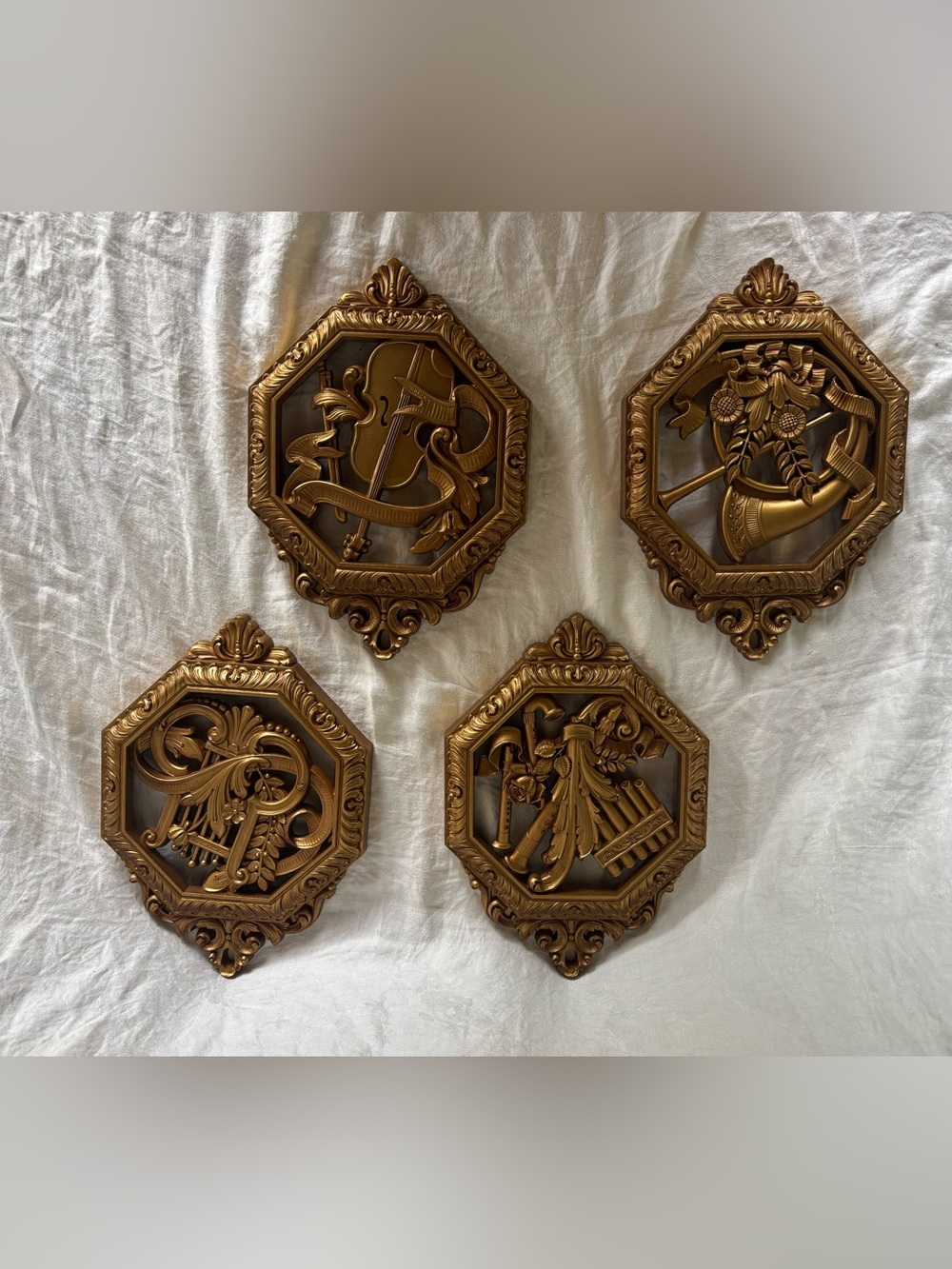 HOMCO Musical Wall Plaque Set - Decorative Home Wall Art
